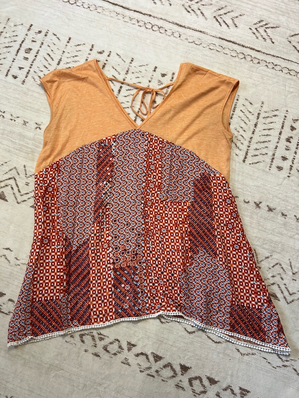 Kori America Boho Geometric Print V-Neck Tie Back Top Size Medium Festival Retro